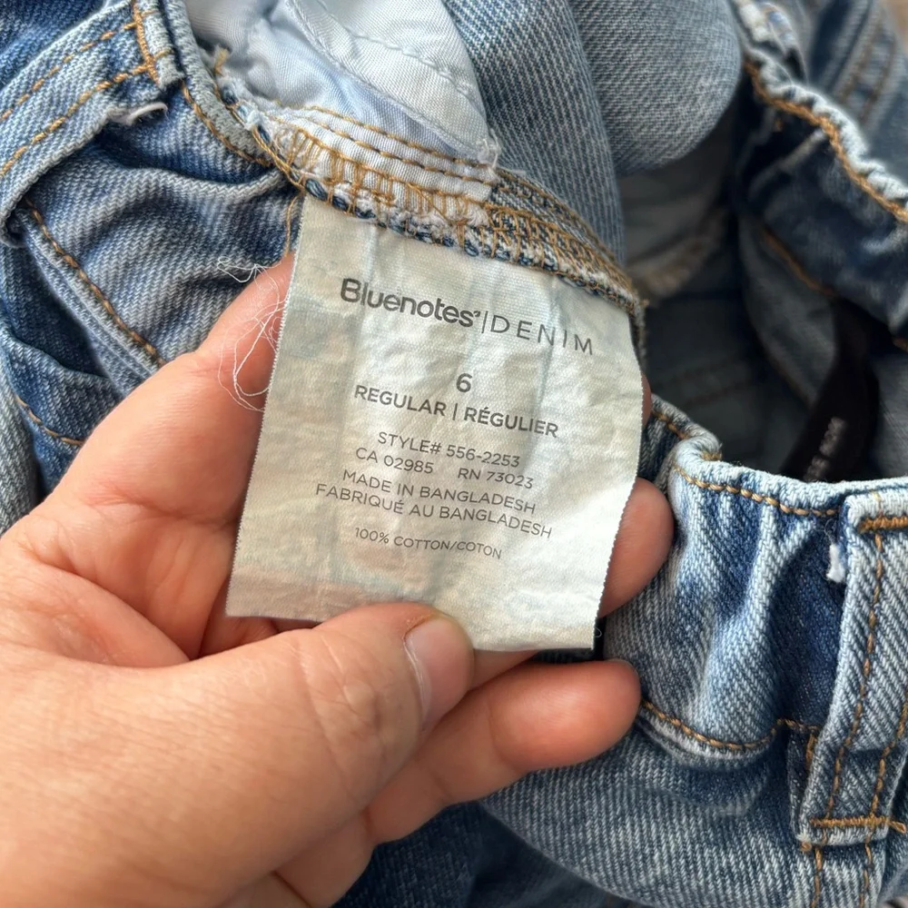 🚨4X$25🚨 Two-Tone Blue Mom Jeans - Picture 5 of 5